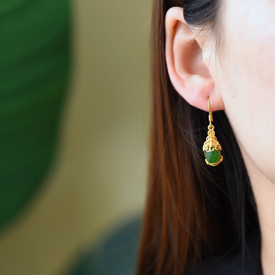 Classic Gold Earring with Timeless Appeal