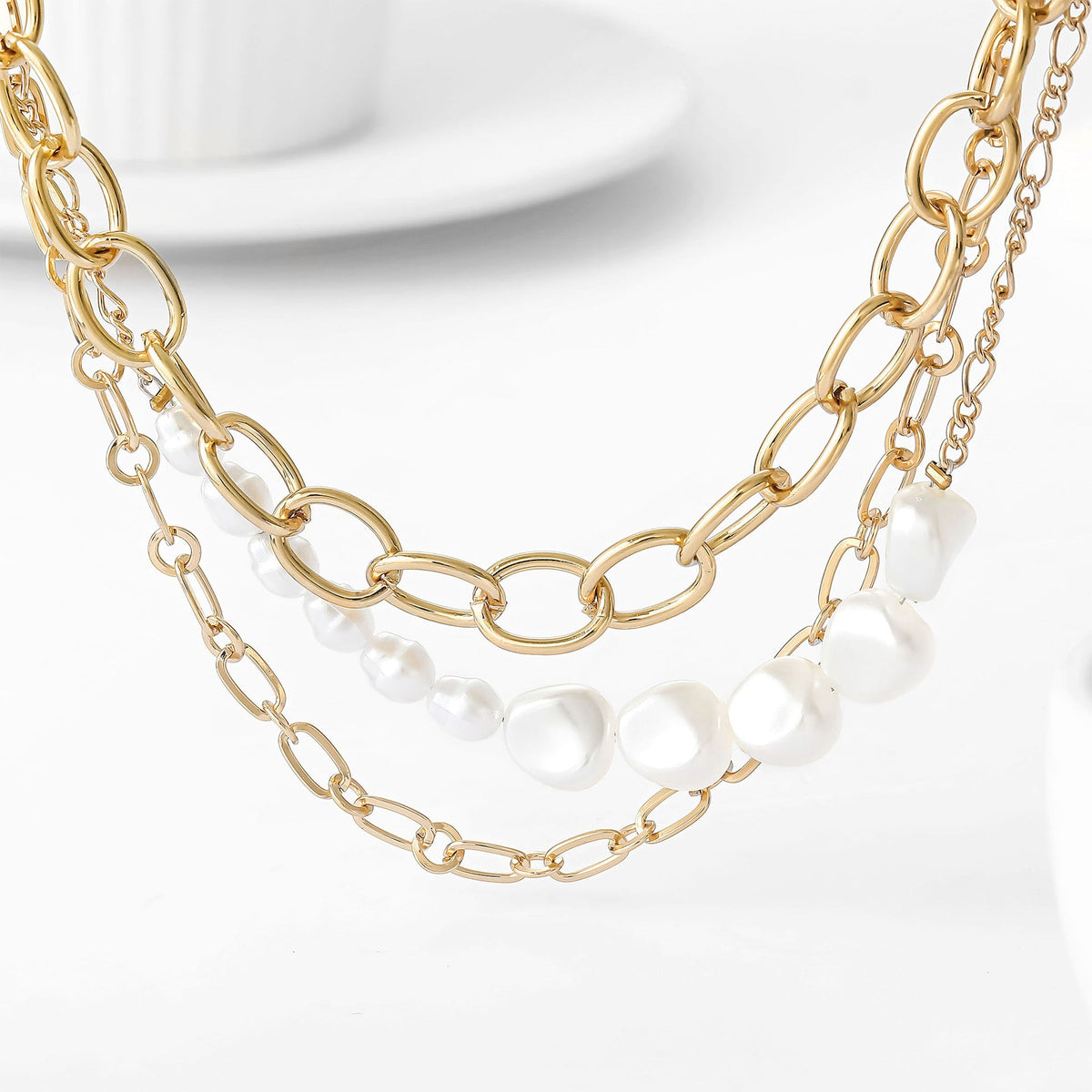 Classic Gold Necklace with Timeless Appeal