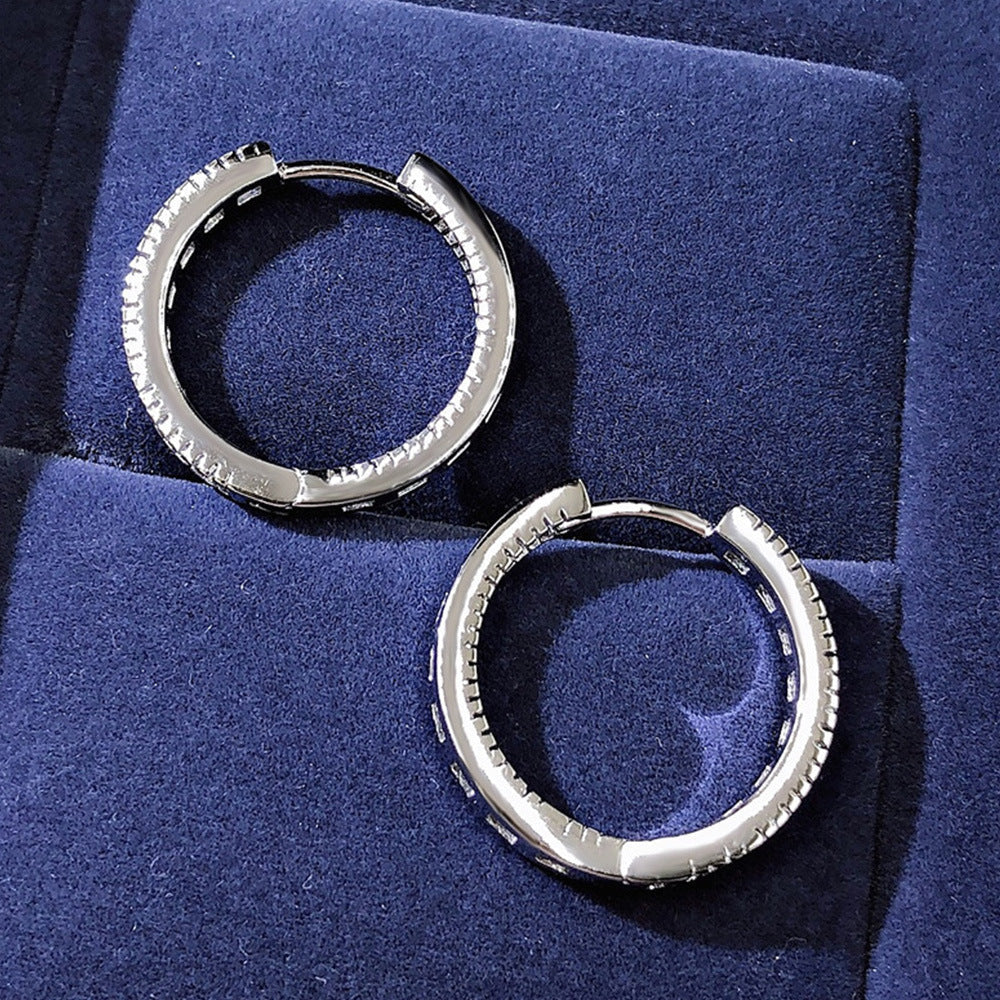 Charming Earring for Any Occasion