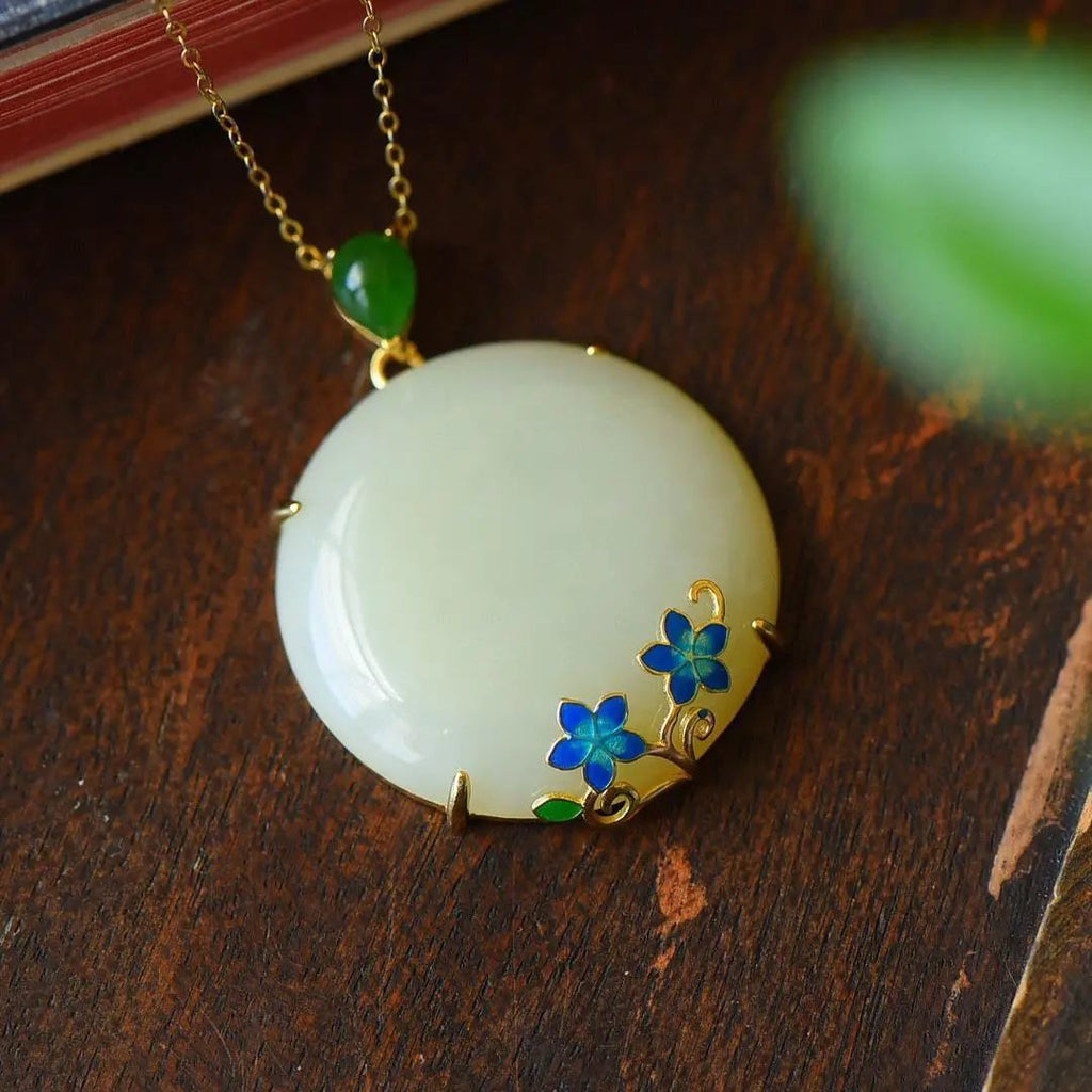 Stunning Silver Necklace for Daily Wear