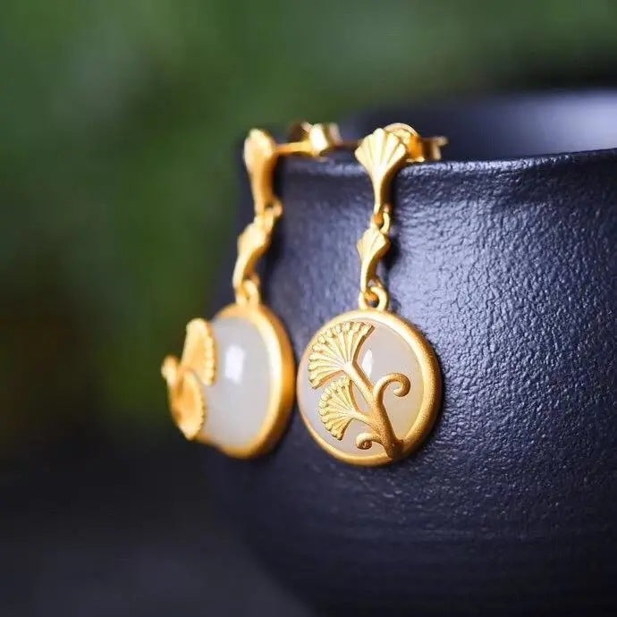 Classic Gold Earring with Timeless Appeal