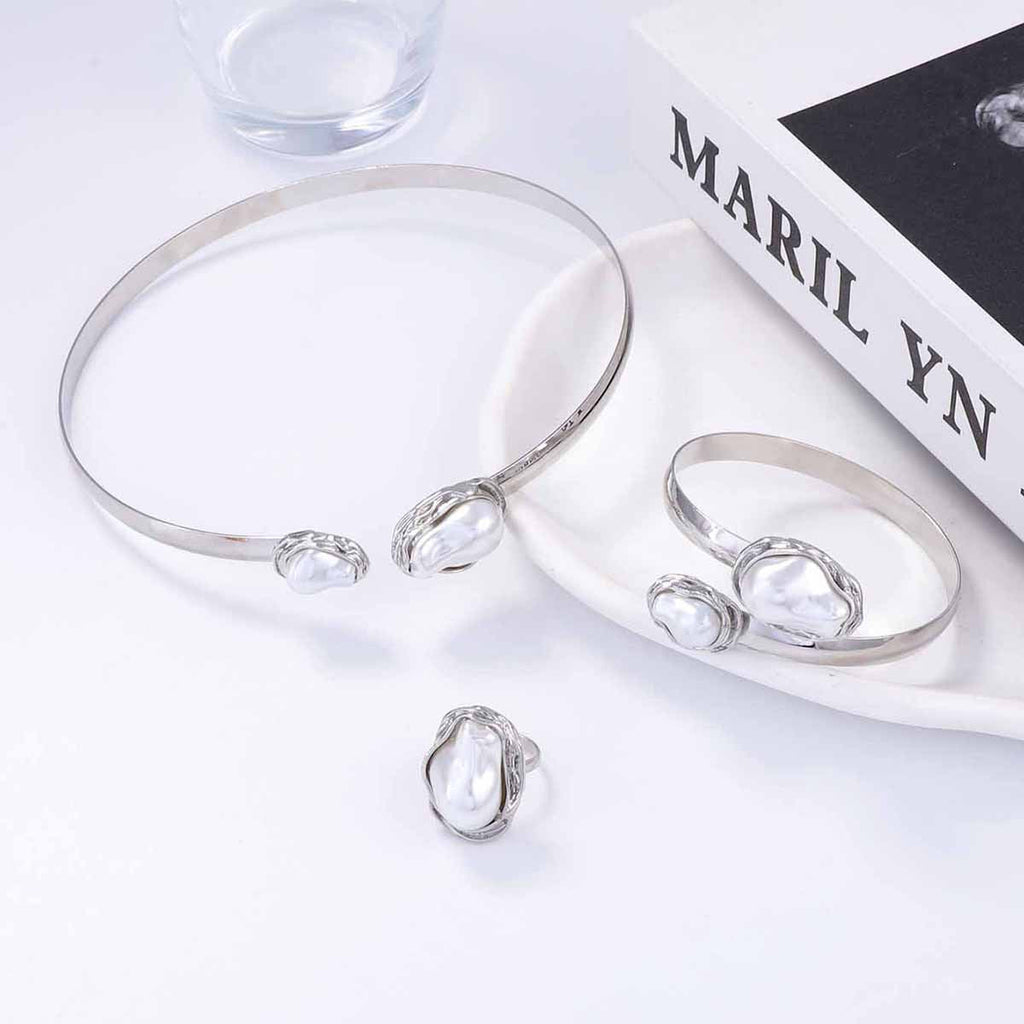 Stunning Pearl Bracelet for Daily Wear