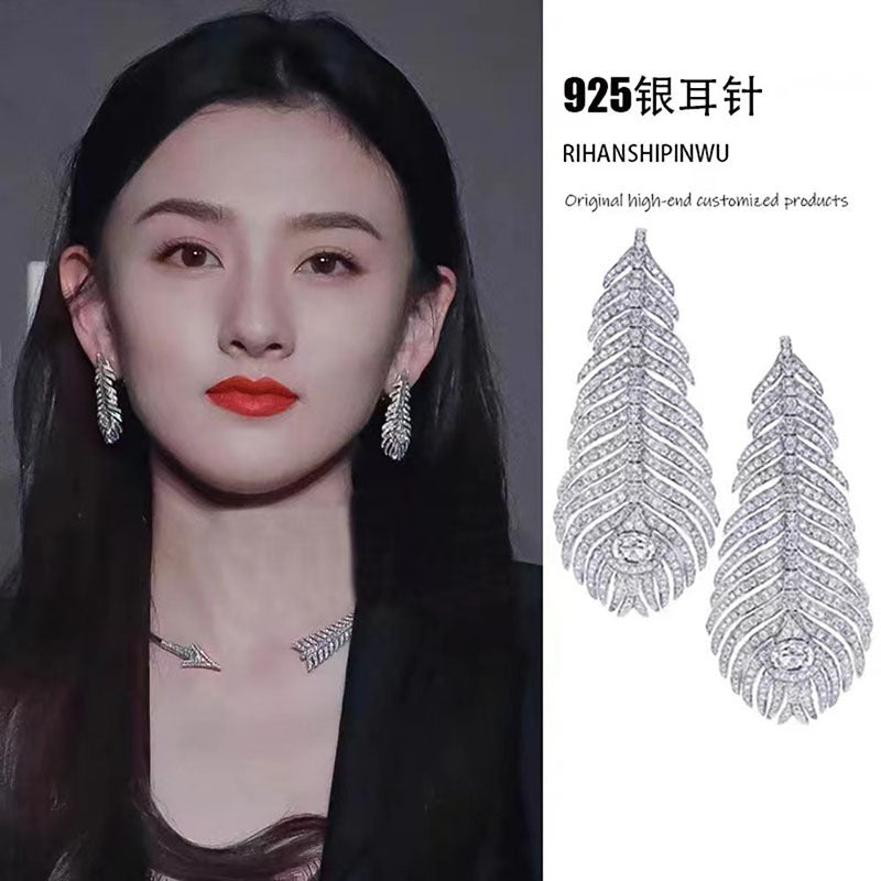 Romantic Silver Earring for Special Moments