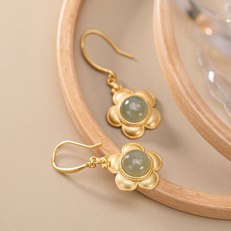 Romantic Gold Earring for Special Moments