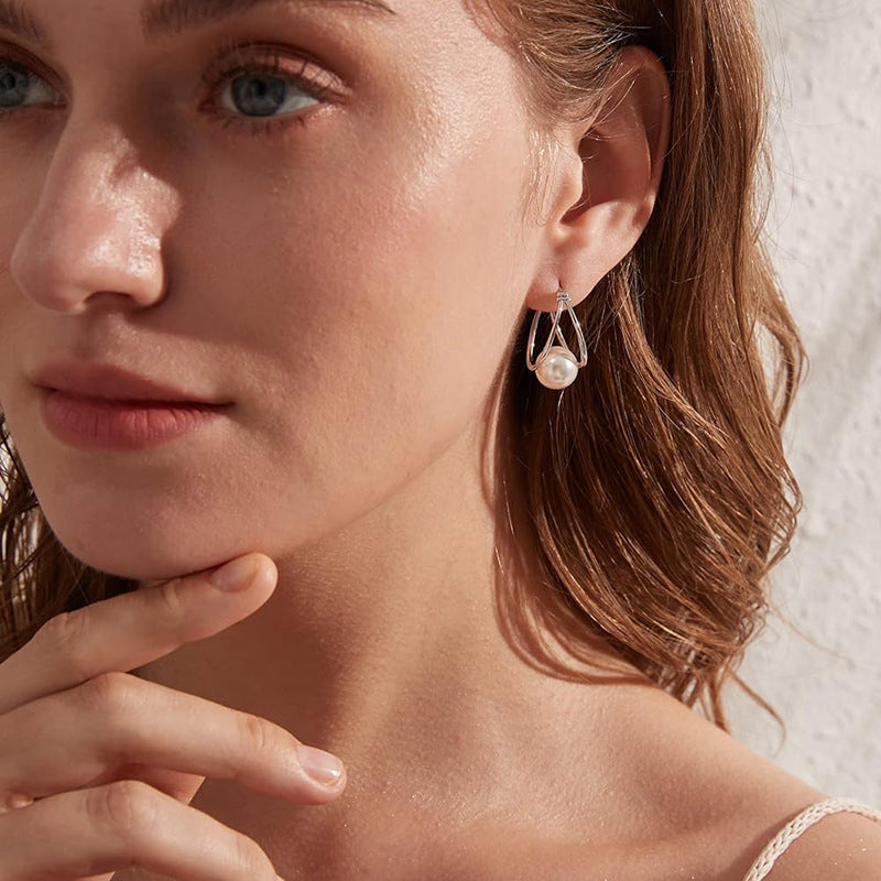 Classic Pearl Earring with Timeless Appeal
