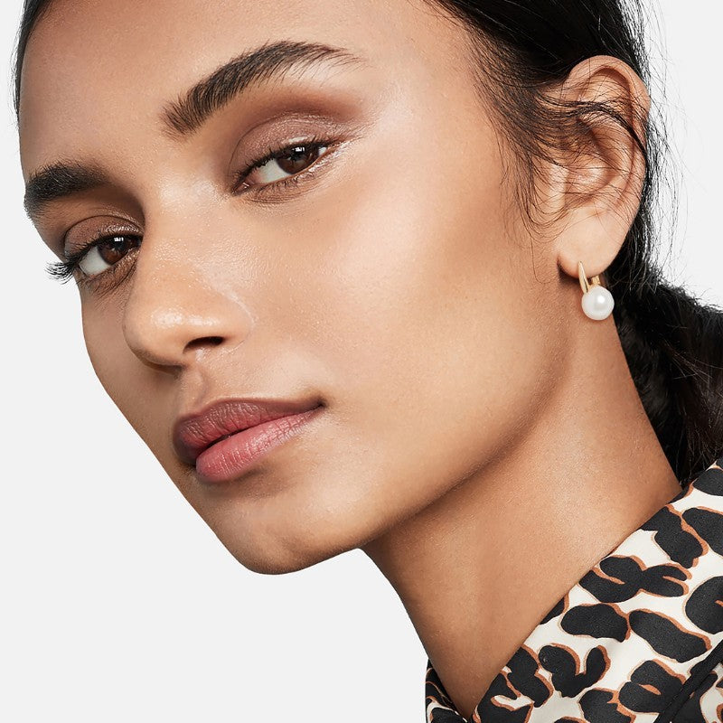 Beautiful Gold Earring with Unique Style