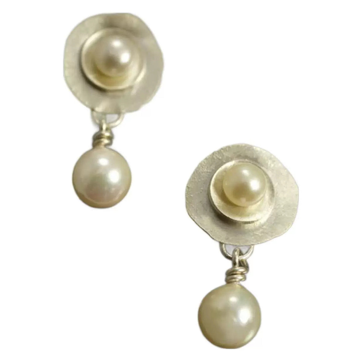 Beautiful Pearl Earring with Unique Style