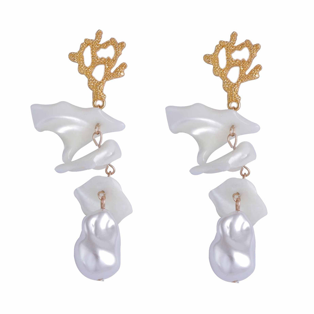 Beautiful Pearl Earring with Unique Style