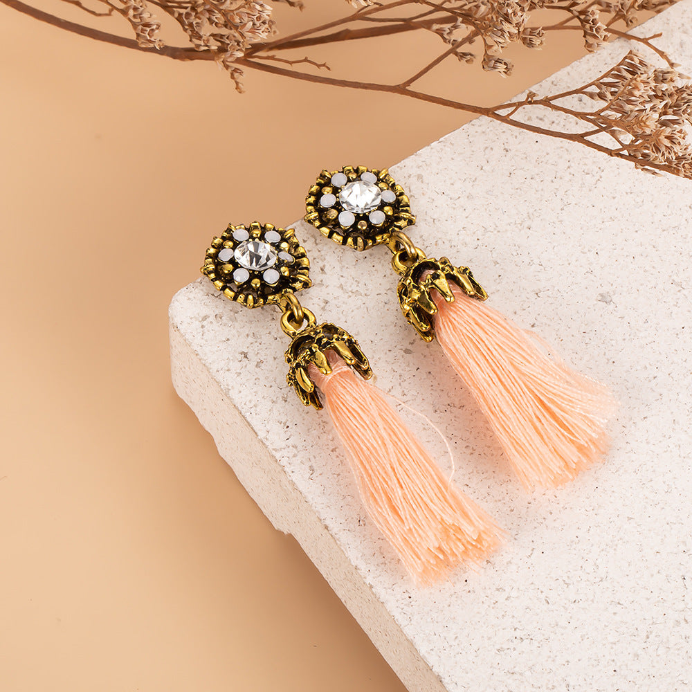 Elegant Gold Earring for Every Occasion
