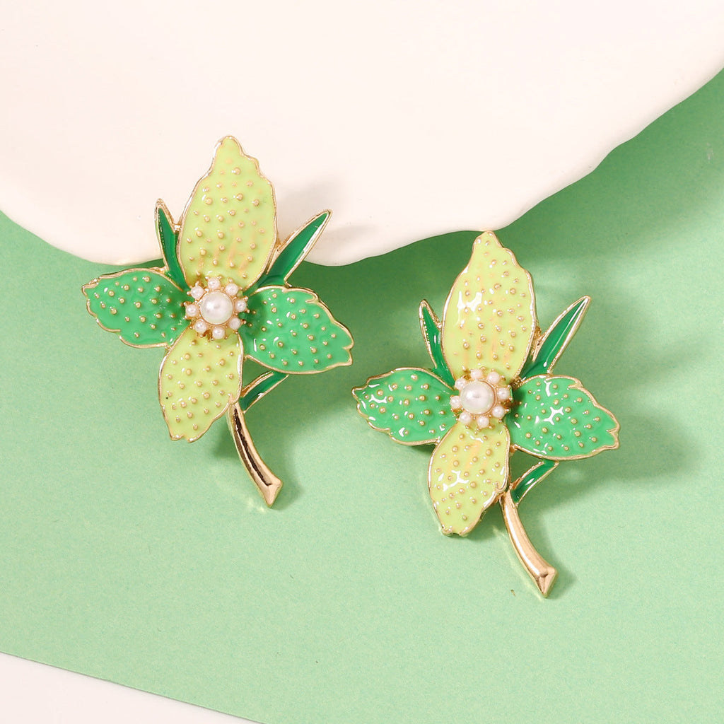Classic Earring with Timeless Appeal