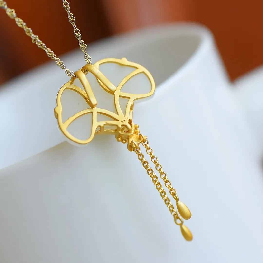 Beautiful Silver Necklace with Unique Style