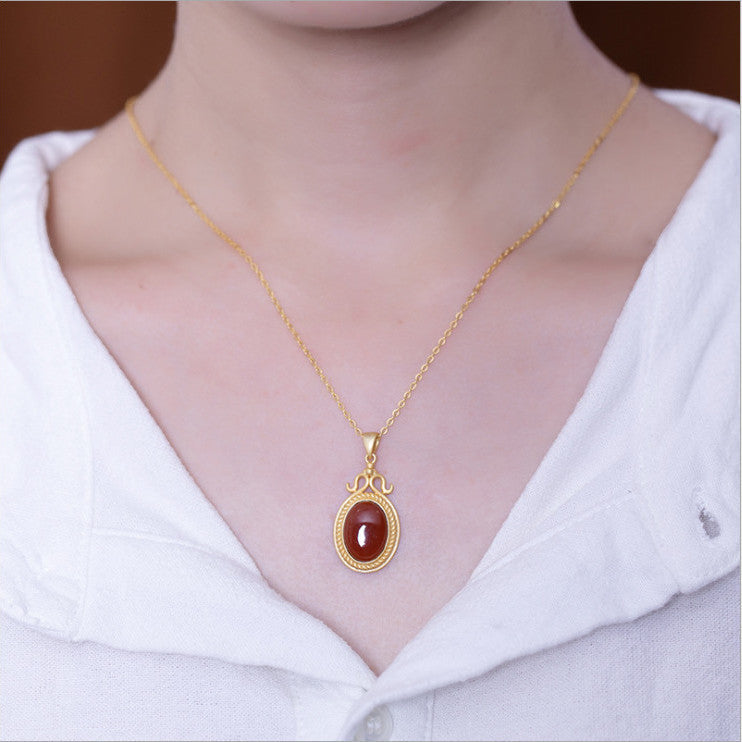 Elegant Gold Pendant for Every Occasion