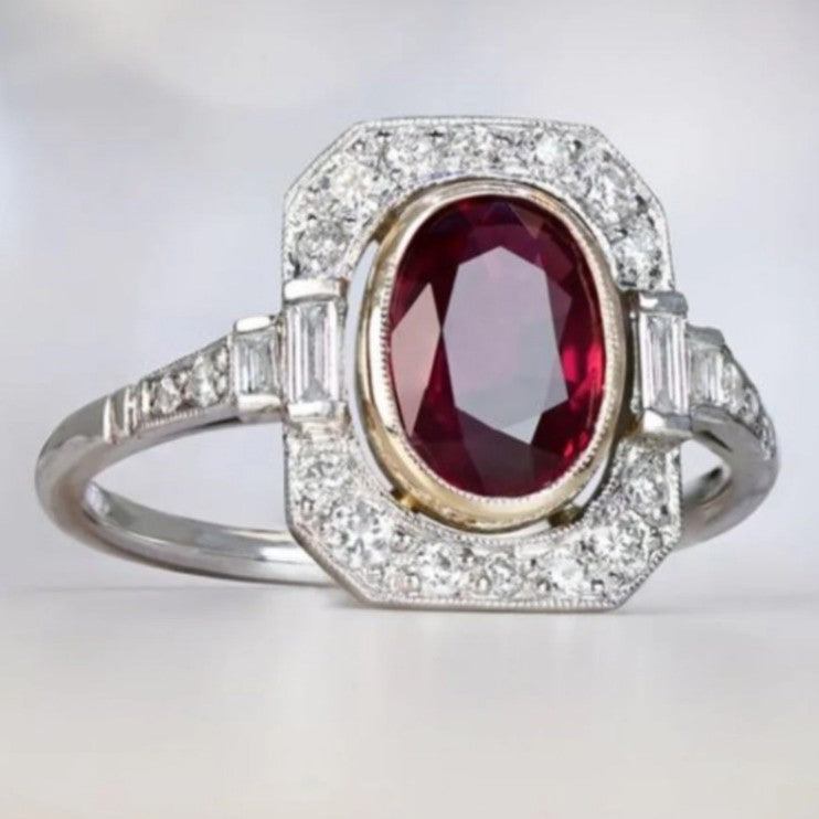 Classic Silver Ring with Timeless Appeal