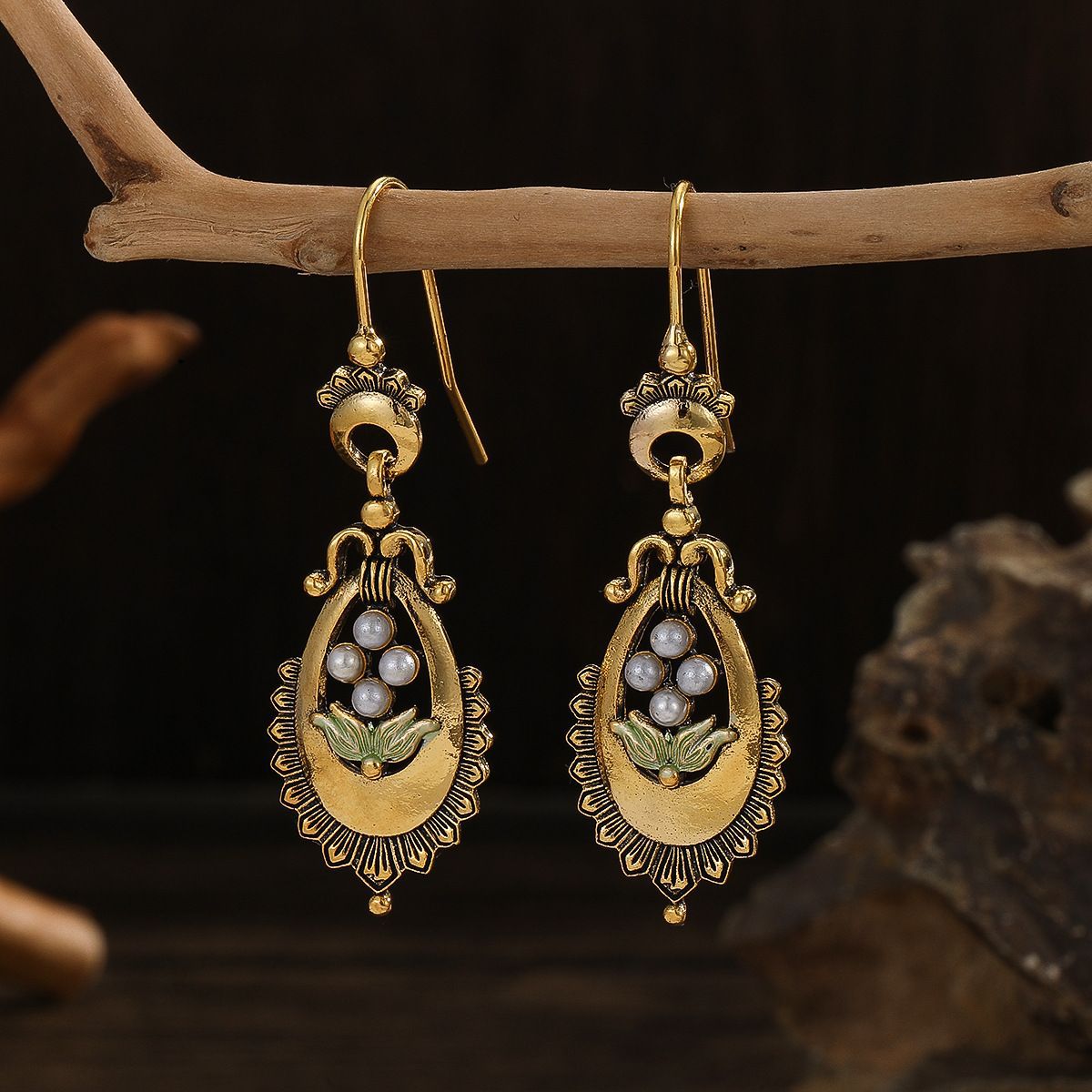 Elegant Pearl Earring for Every Occasion