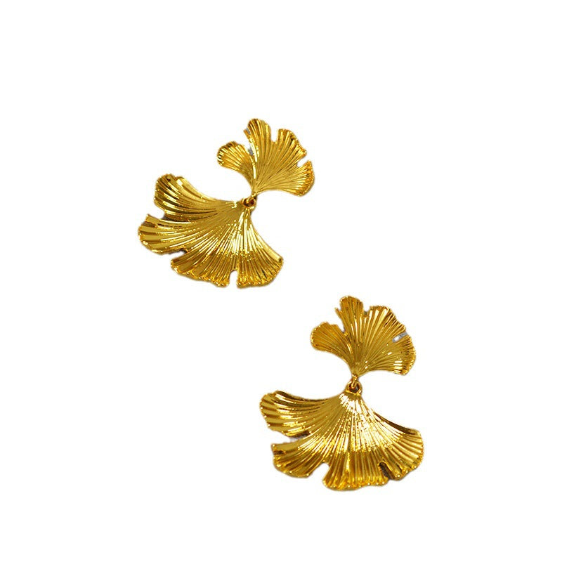 Elegant Gold Earring for Every Occasion