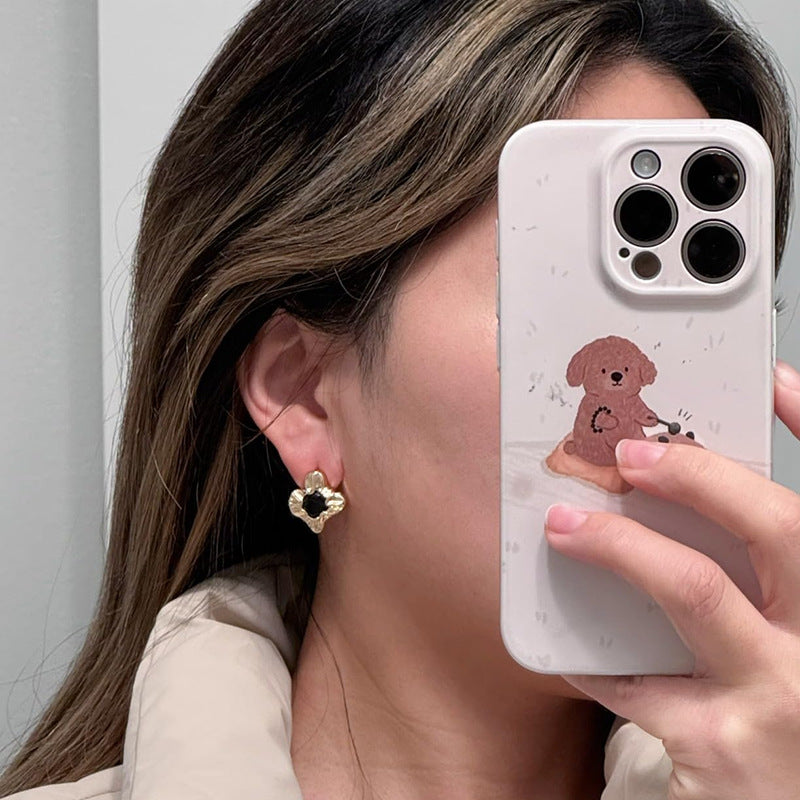 Classic Gold Earring with Timeless Appeal