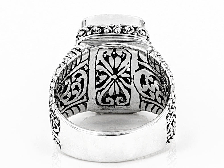 Classic Silver Ring with Timeless Appeal