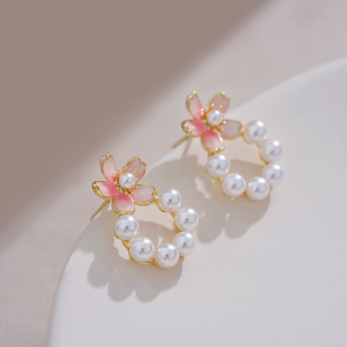 Classic Pearl Earring with Timeless Appeal