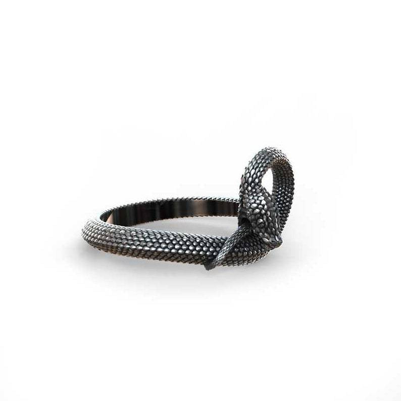 Stunning Silver Ring for Daily Wear
