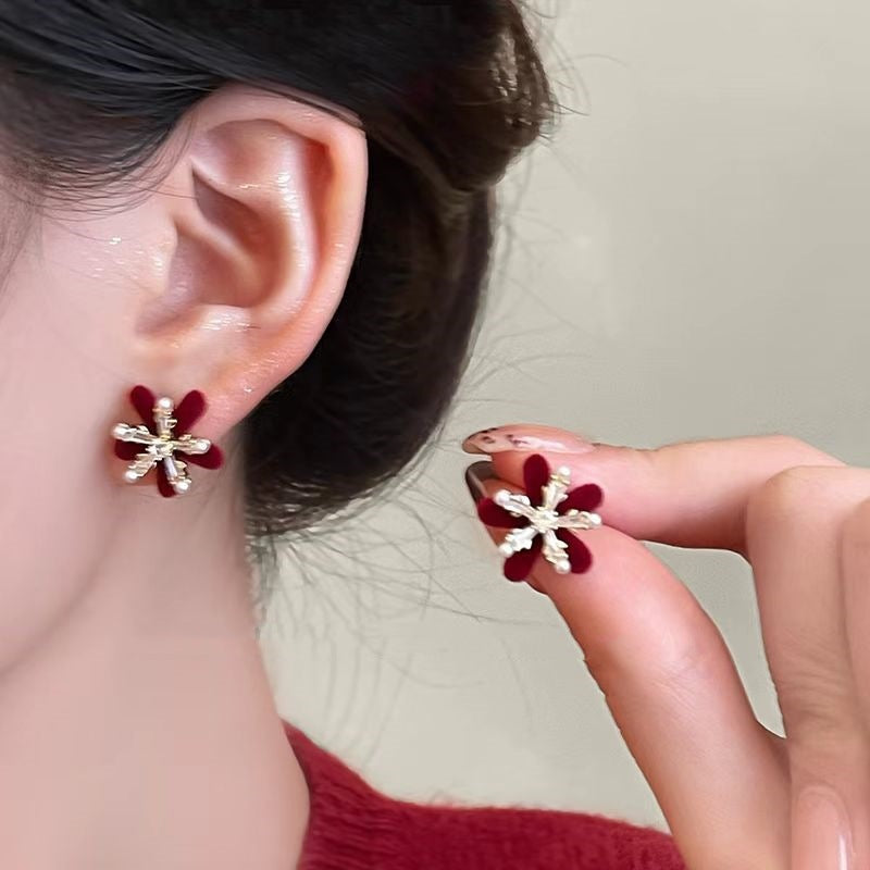 Charming Pearl Piece for Any Occasion