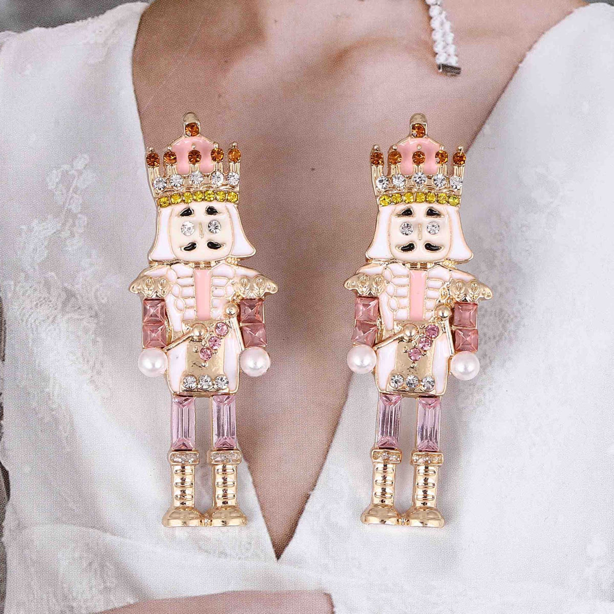 Charming Earring for Any Occasion