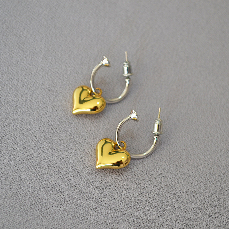 Beautiful Gold Earring with Unique Style