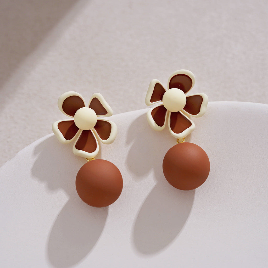 Classic Earring with Timeless Appeal