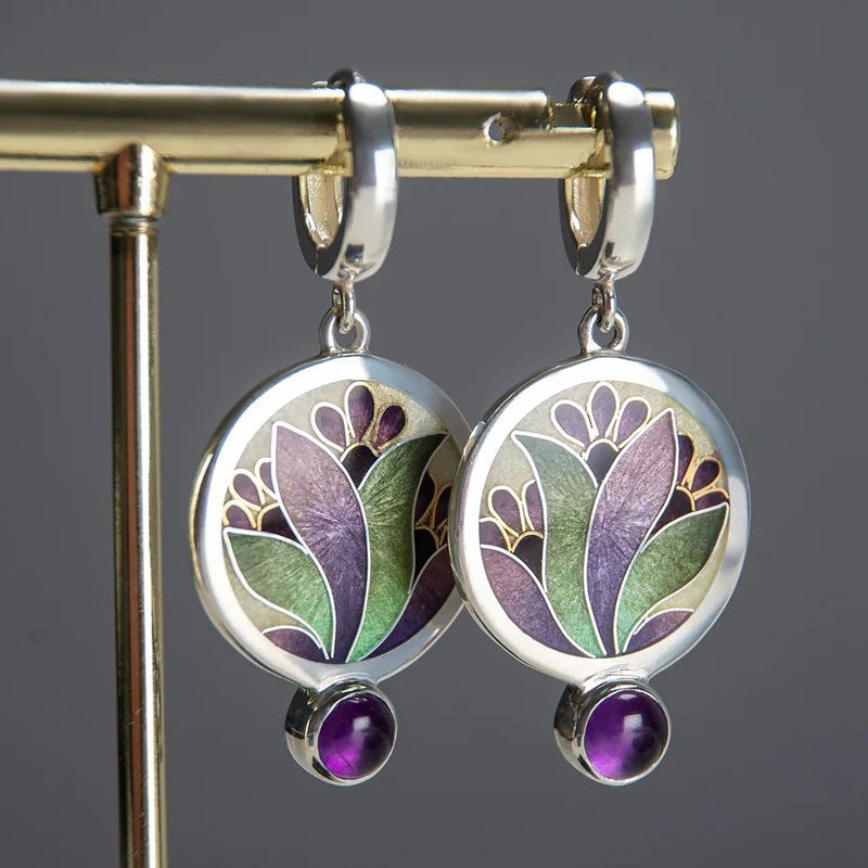 Charming Silver Earring for Any Occasion