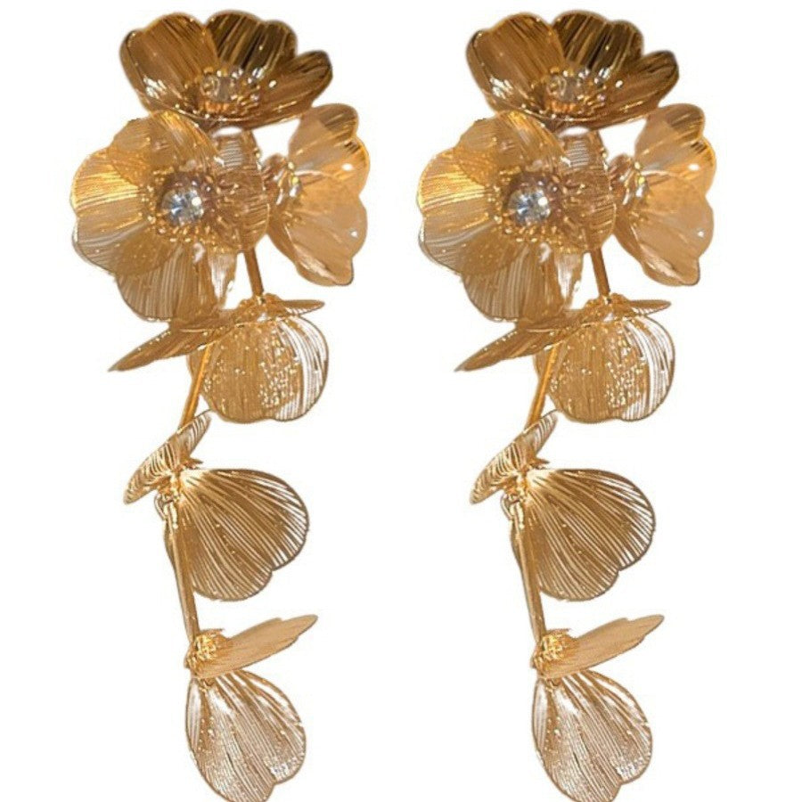 Beautiful Gold Earring with Unique Style