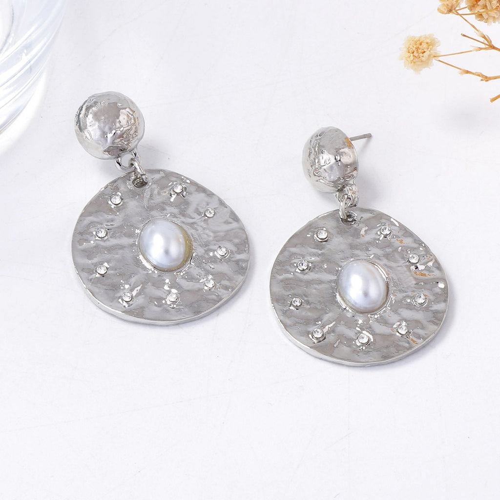 Charming Piece for Any Occasion