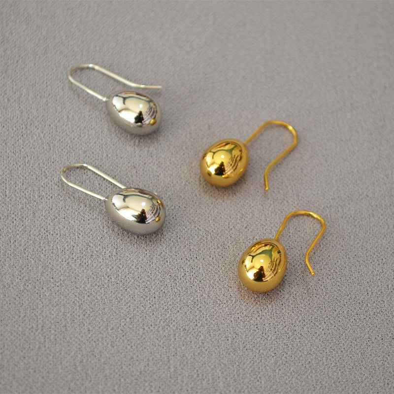 Romantic Gold Earring for Special Moments