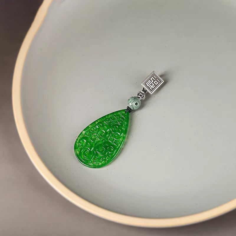 Beautiful Silver Pendant with Unique Style