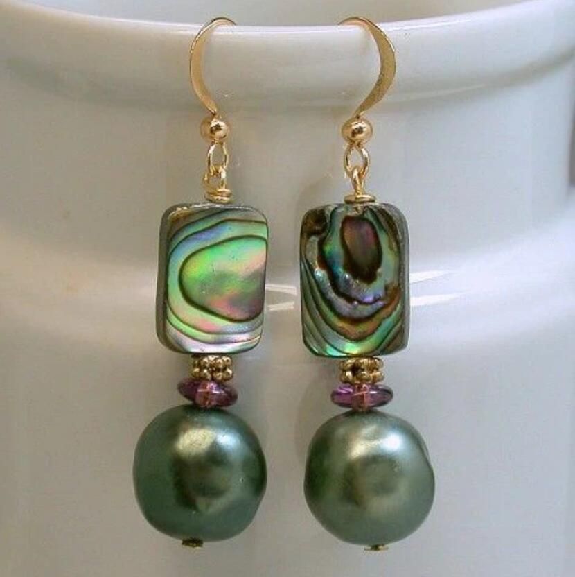 Classic Pearl Earring with Timeless Appeal