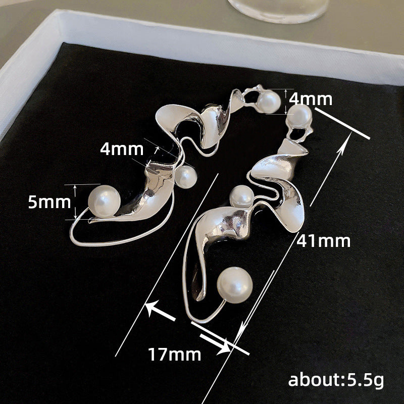 Romantic Pearl Earring for Special Moments
