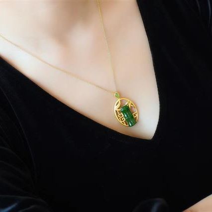 Romantic Gold Pendant for Special Moments