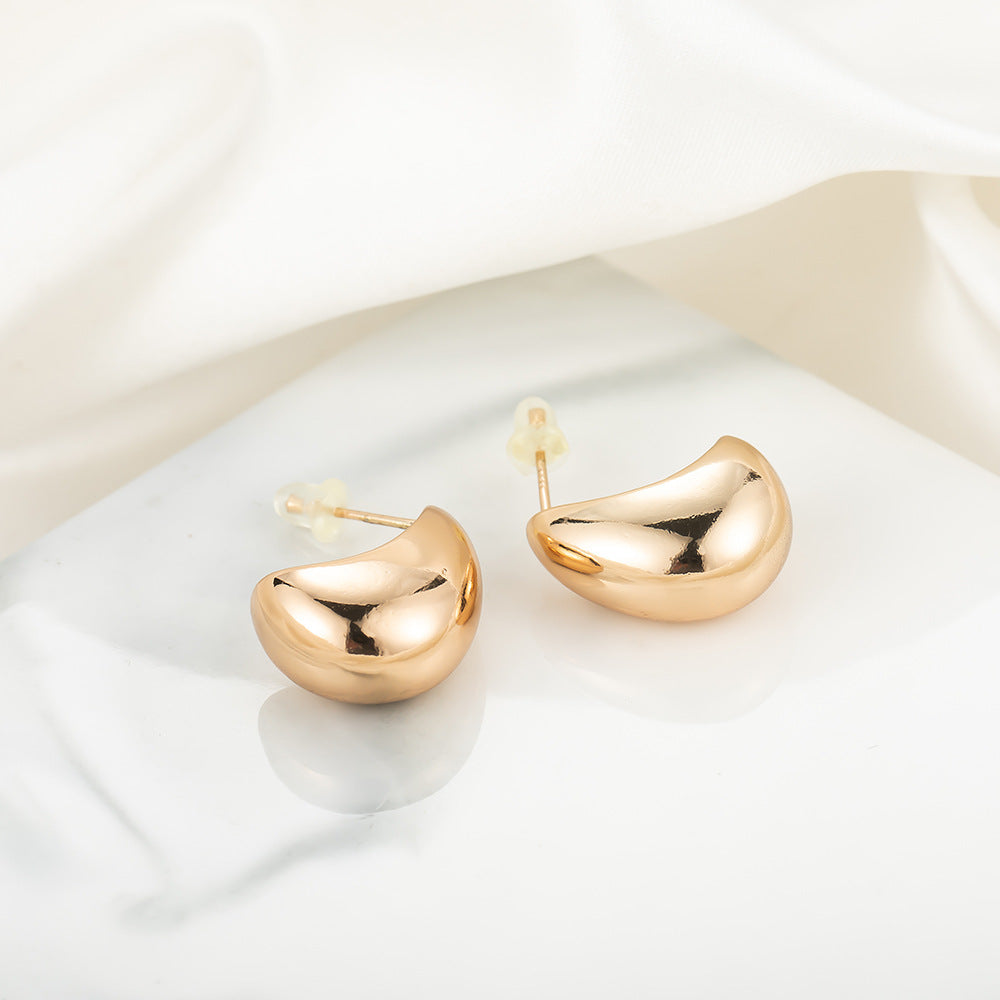 Romantic Gold Earring for Special Moments