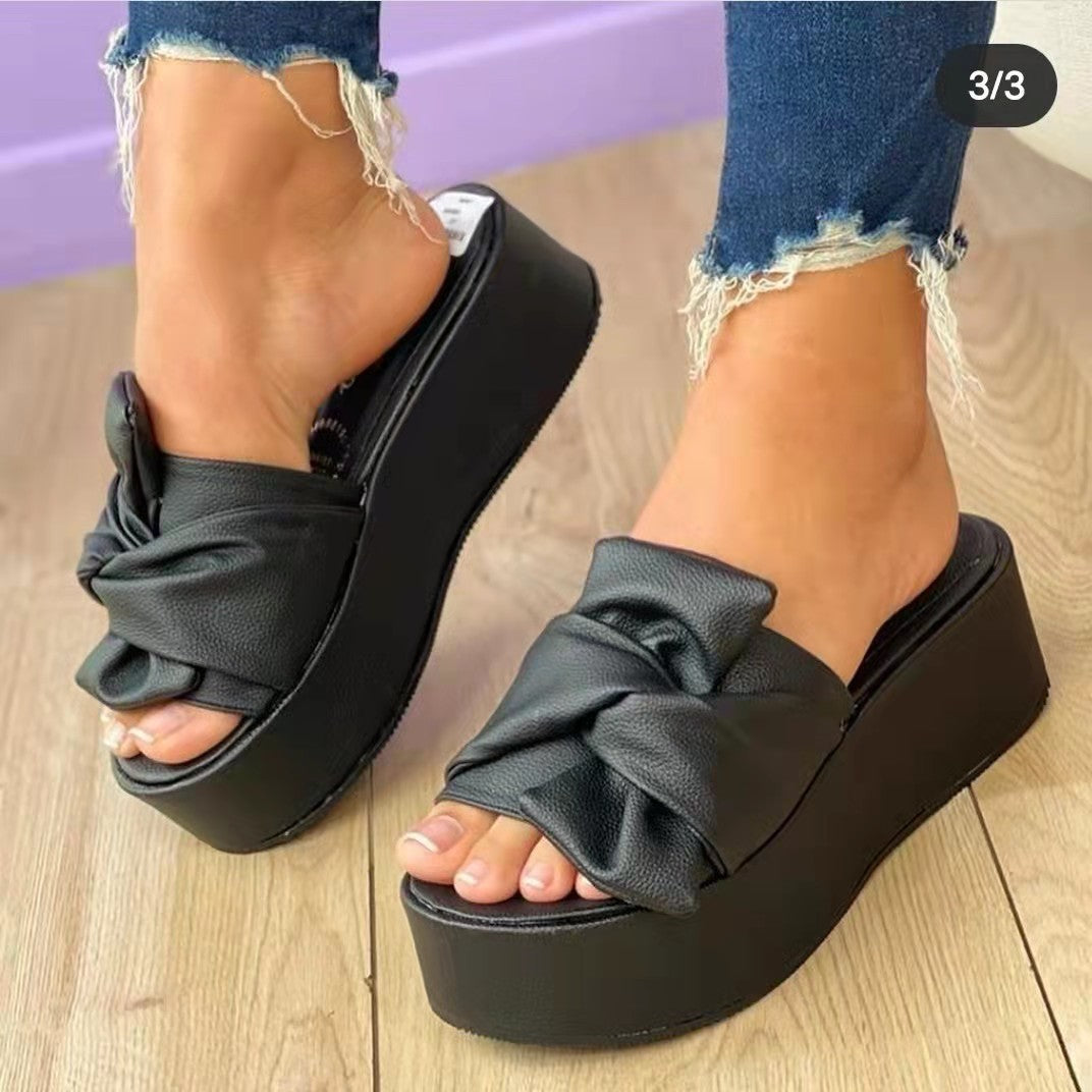 Chic Orthopedic Sandals with Unique Design