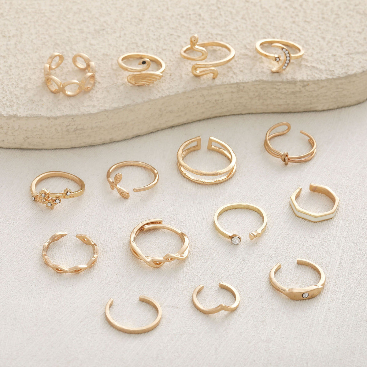 Romantic Gold Ring for Special Moments