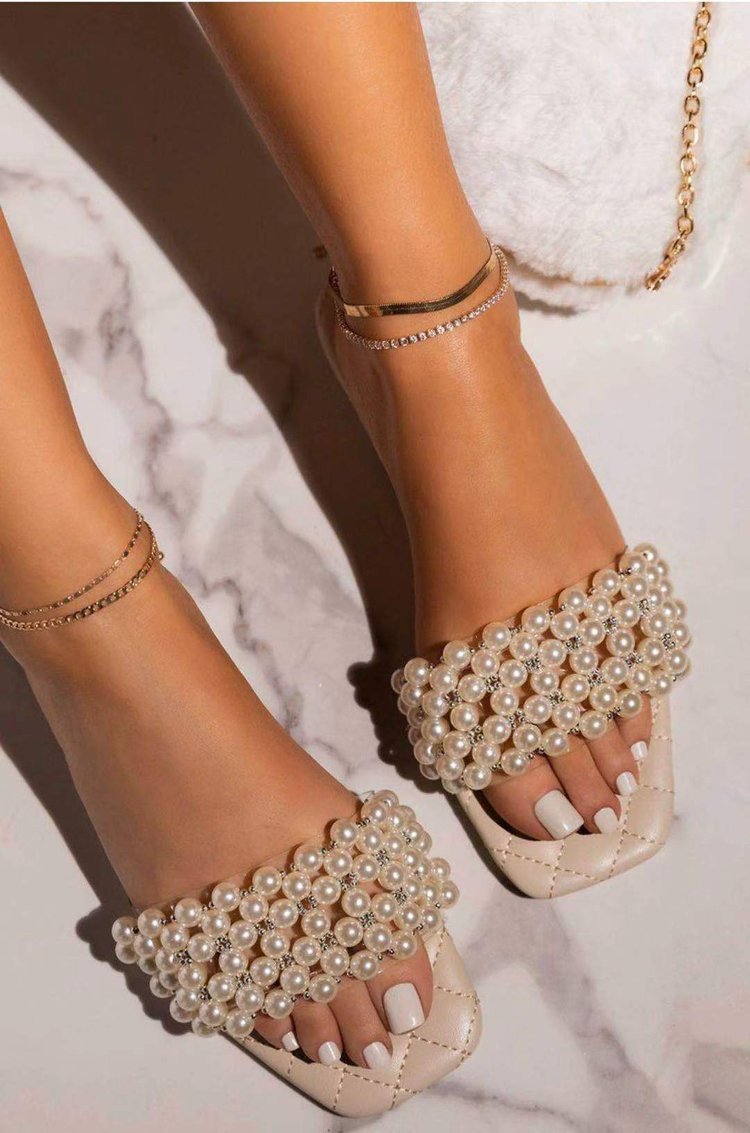 Graceful Orthopedic Sandals for Modern Look