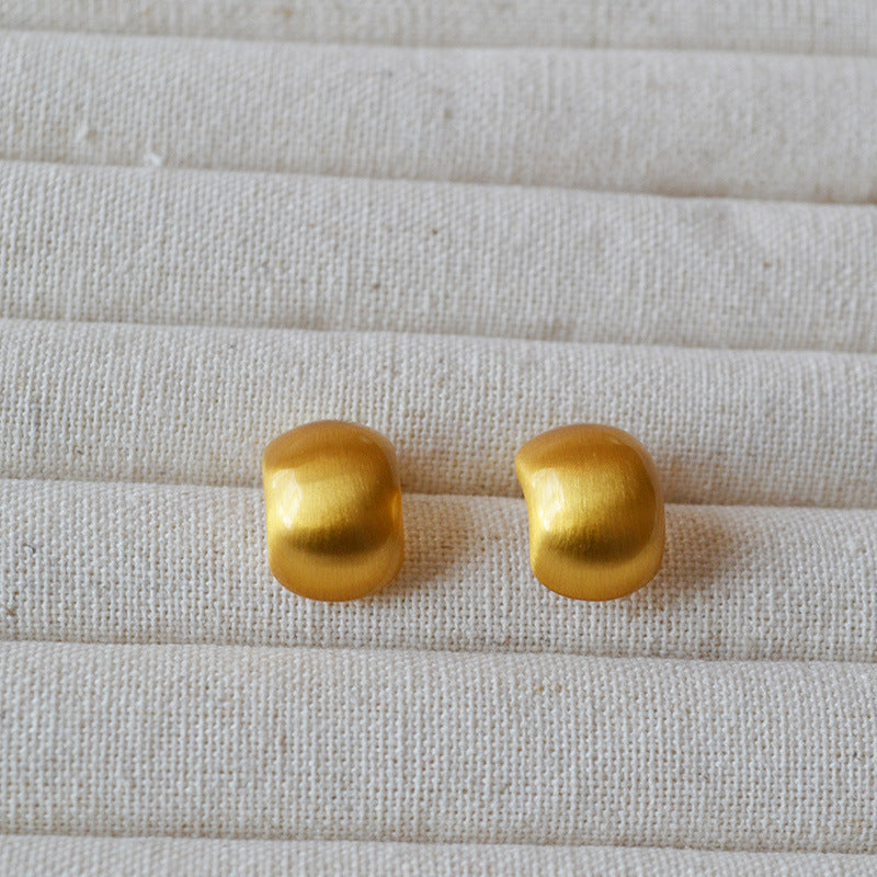 Elegant Gold Earring for Every Occasion