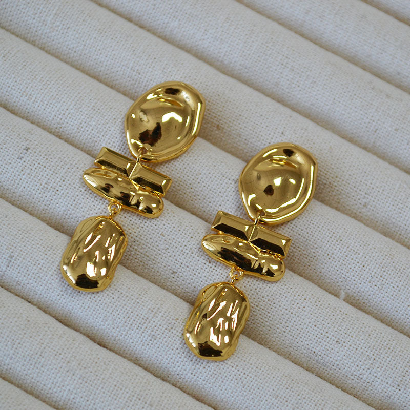 Elegant Gold Earring for Every Occasion