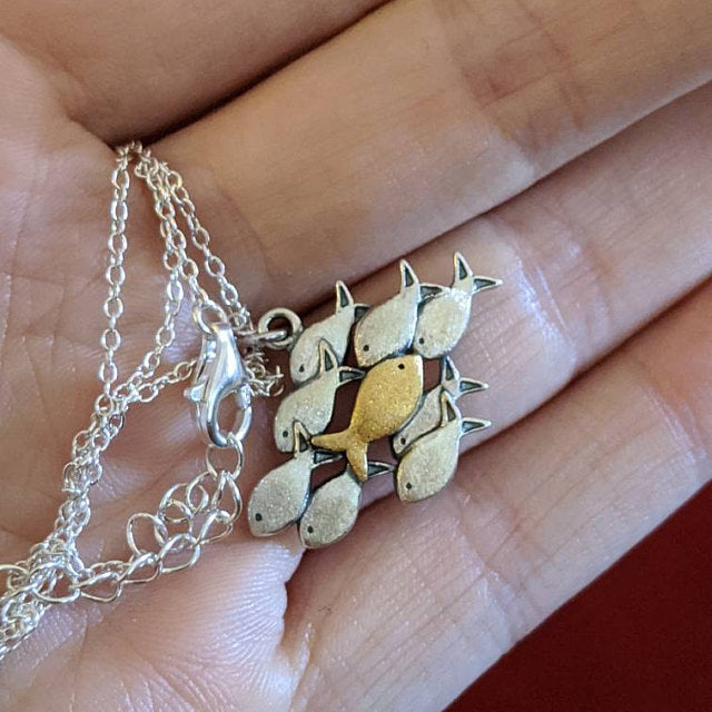 Classic Gold Necklace with Timeless Appeal
