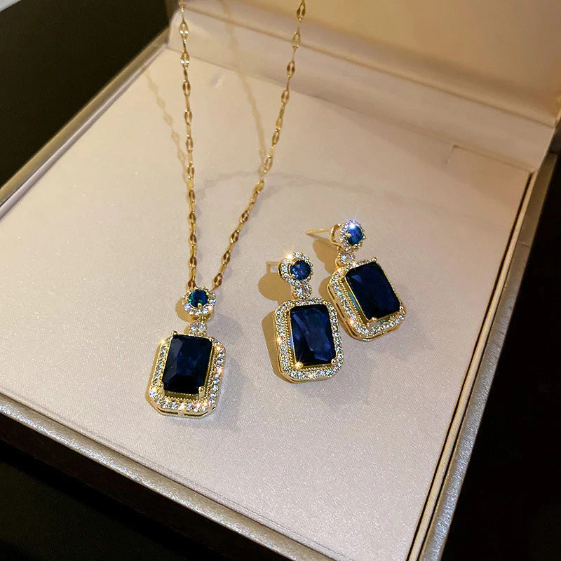 Stunning Necklace for Daily Wear