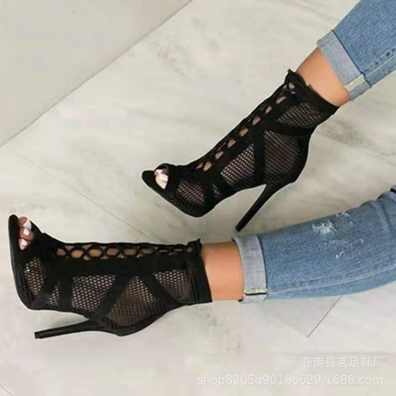 Chic Orthopedic Sandals with Unique Design