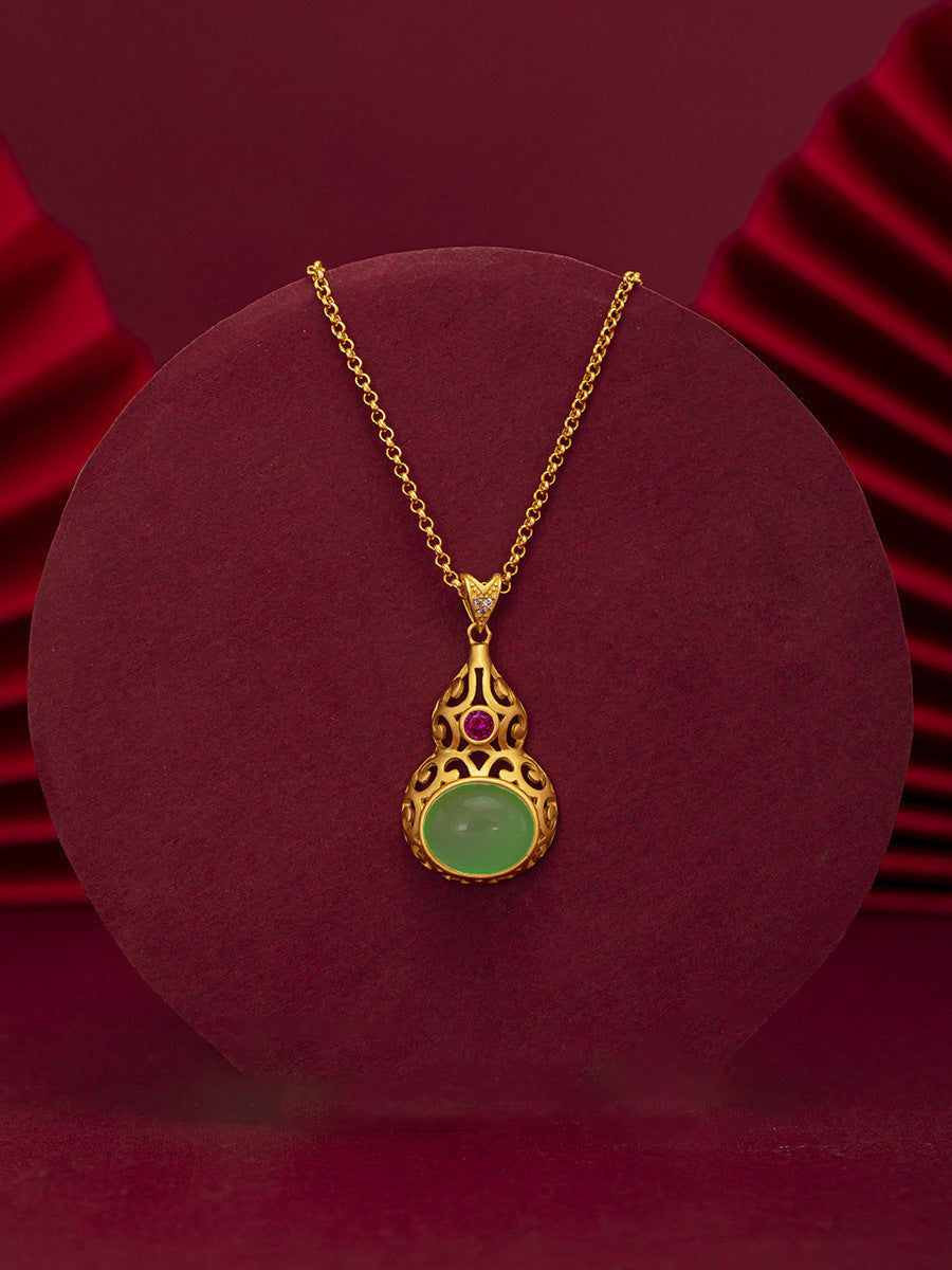 Beautiful Gold Necklace with Unique Style