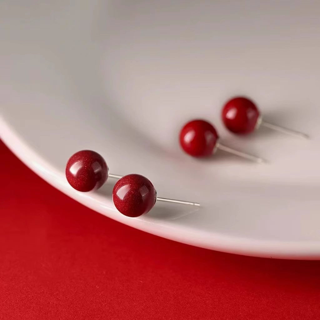 Charming Silver Earring for Any Occasion