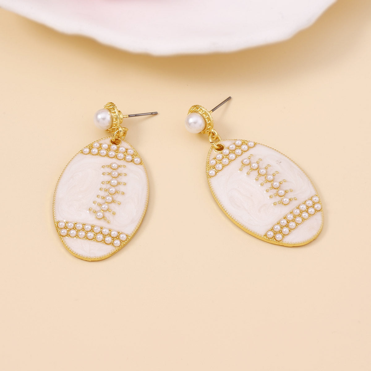 Classic Pearl Earring with Timeless Appeal