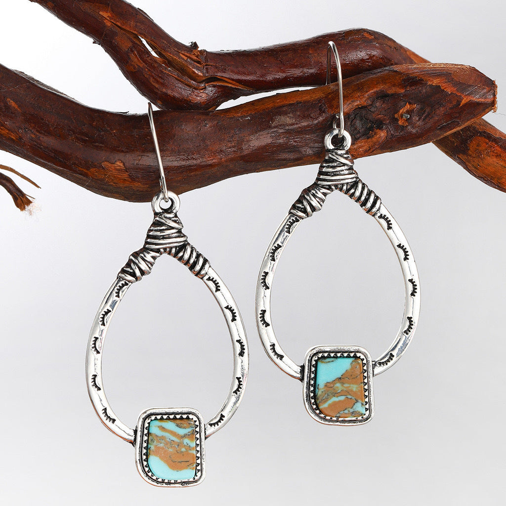Charming Earring for Any Occasion