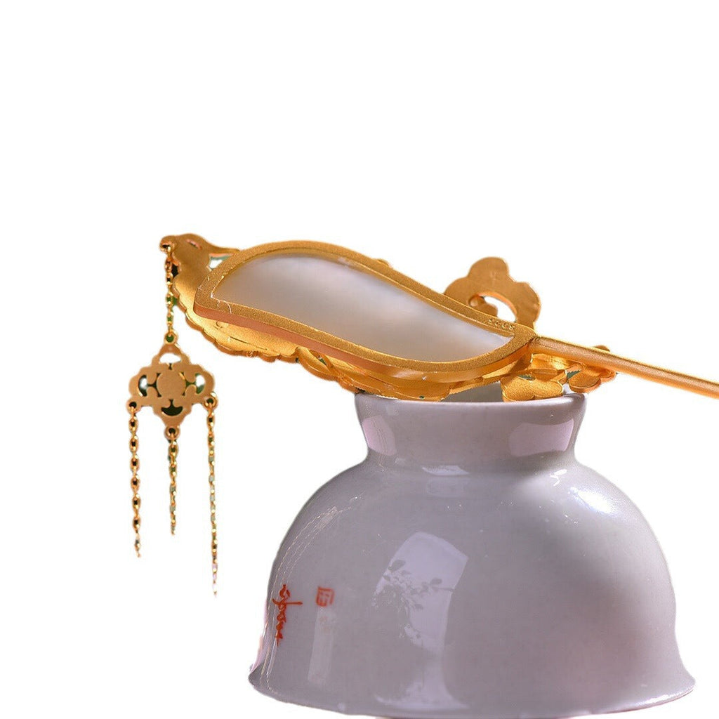 Classic Gold Piece with Timeless Appeal