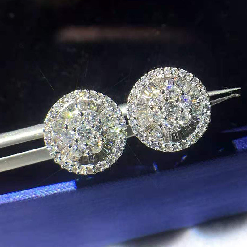 Charming Silver Earring for Any Occasion
